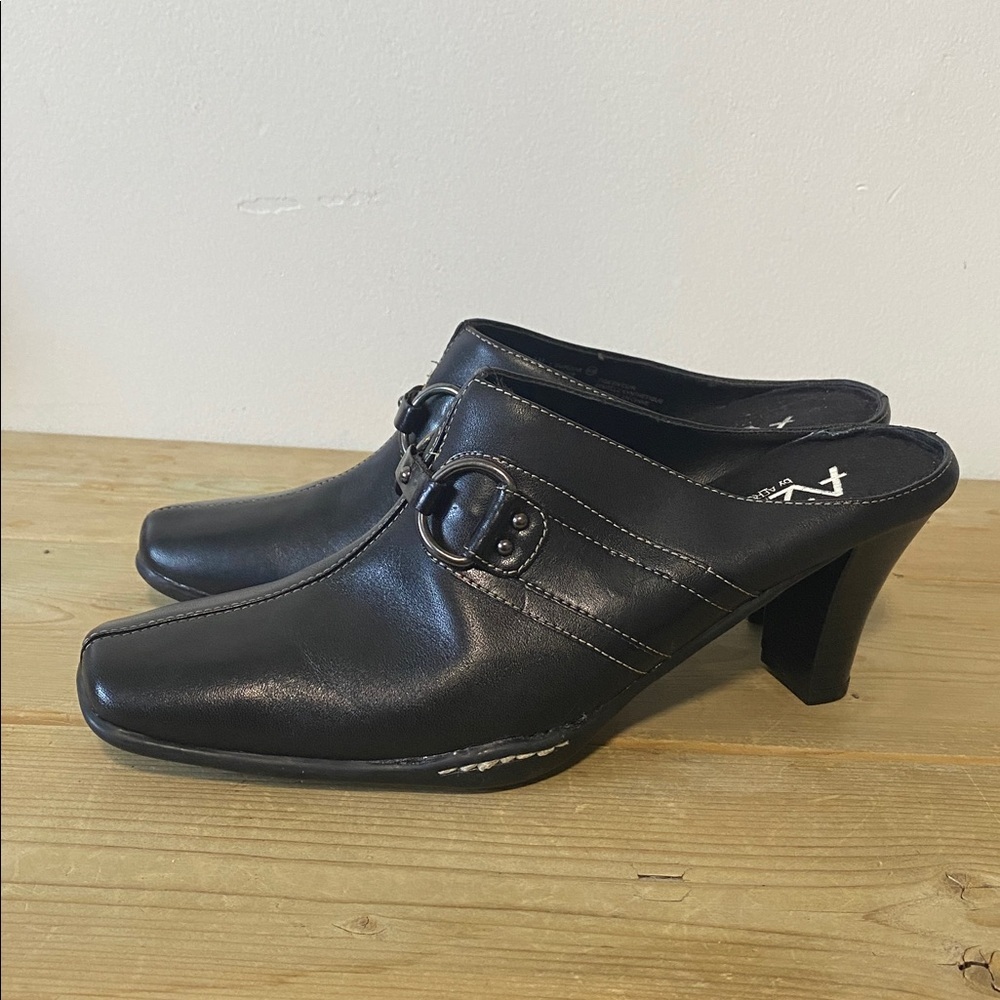 A2 by Aerosoles 2 snapezo  black leather Heeled Mules with Buckle sz 8 m